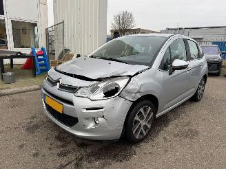 krockskadad bil auto Citroën C3 1.2 VTi Collection BJ 2013 87.224 KM 2013/7