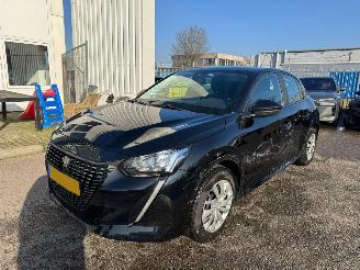 krockskadad bil auto Peugeot 208 1.2 PureTech Active 2022/3