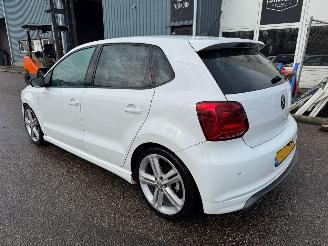 Vaurioauto  passenger cars Volkswagen Polo 1.2 TSI Highline 2015/8