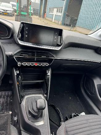 Peugeot 208 1.2 PureTech Active Pack picture 14