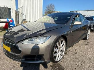 uszkodzony samochody osobowe Tesla Model S 85D Base 2015/8