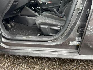 Peugeot 208 1.2 PureTech Active picture 4