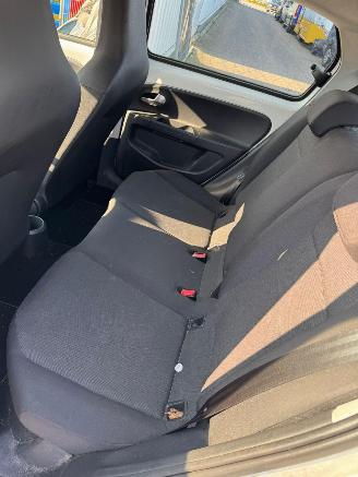 Volkswagen Up! 1.0 picture 16