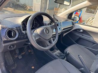 Volkswagen Up! 1.0 picture 11