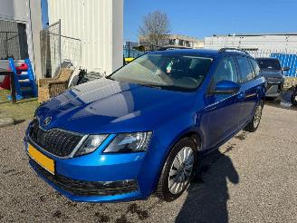 krockskadad bil auto Skoda Octavia Combi 1.6 AUTOMAAT TDI Greentech Ambition Business 2018/11
