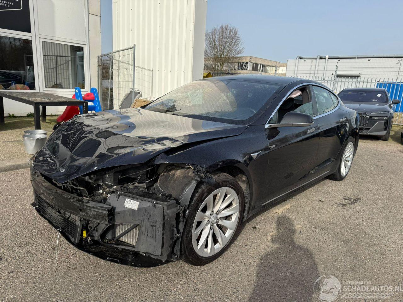 Tesla Model S 75D Base