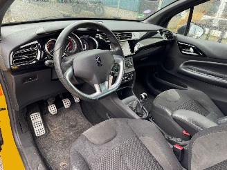 Citroën DS3 Cabrio 1.2 VTi Chic picture 10