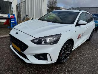 krockskadad bil auto Ford Focus Wagon 1.0 EcoBoost Hybrid ST Line X Business 2021/4