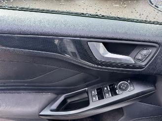 Ford Focus Wagon 1.0 EcoBoost Hybrid ST Line X Business picture 16