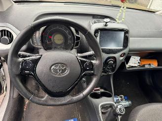 Toyota Aygo 1.0 VVT-i x-play picture 10