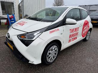 krockskadad bil auto Toyota Aygo 1.0 VVT-i x-play 2021/7