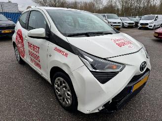 Toyota Aygo 1.0 VVT-i x-play picture 6