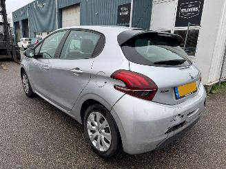 Peugeot 208 1.2 PureTech Blue Lease picture 3