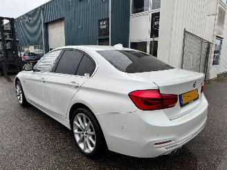 BMW 3-serie 320i  AUTOMAAT Luxury Edition picture 3