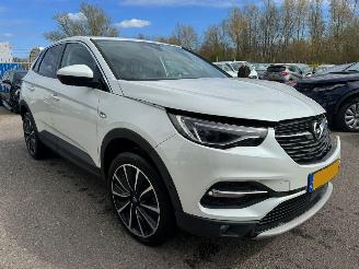 krockskadad bil auto Opel Grandland X 1.6 Turbo Hybrid Business Executive 2020/9
