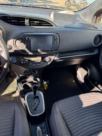 Toyota Yaris 1.5 AUTOMAAT Hybrid Dynamic Bi-Tone picture 15