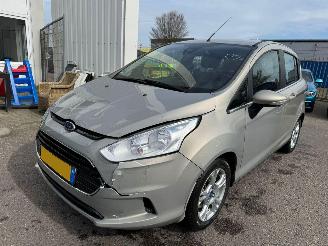 Unfallwagen Ford B-Max 1.6 AUTOMAAT TI-VCT Titanium 2013/1