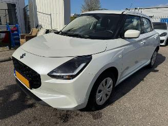 Voiture accidenté Suzuki Swift 1.2 Comfort Smart Hybrid 2025/12