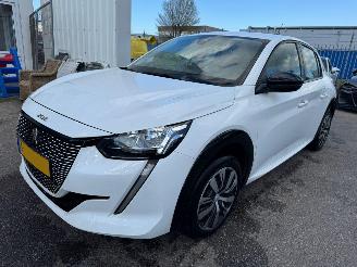 krockskadad bil auto Peugeot e-208 50 kWh Active 2022/6