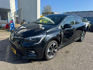 krockskadad bil auto Renault Clio 1.6 AUTOMAAT E-Tech Hybrid 140 Zen 2021/3