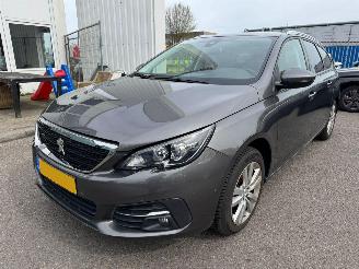 škoda osobní automobily Peugeot 308 SW 1.2 PureTech Blue Lease Executive 2018/7