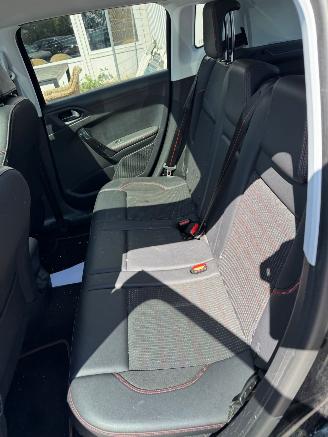 Peugeot 2008 1.2 PureTech GT-line picture 19