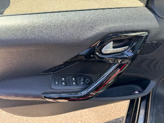 Peugeot 2008 1.2 PureTech GT-line picture 20