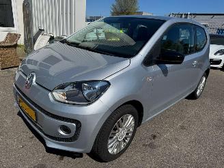 Schadeauto Volkswagen Up! 1.0 groove up! BlueMotion 2014/4