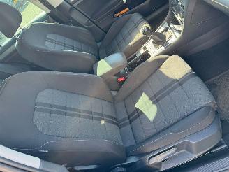 Volkswagen Golf 1.0 TSI Connected Series picture 14