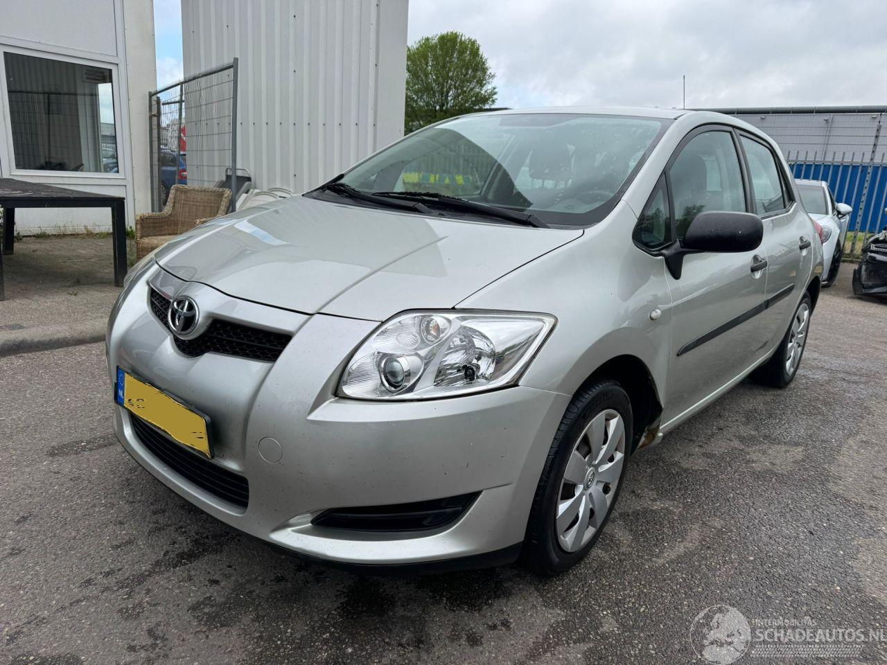 Toyota Auris 1.6-16V Terra