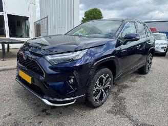 damaged passenger cars Toyota Rav-4 2.5 Plug-in Hybrid AWD Limited Edition 2026/1