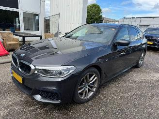 skadebil auto BMW 5-serie Touring 540i AUTOMAAT xDrive High Executive 2018/12