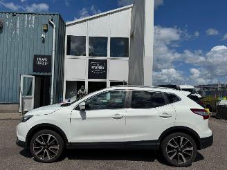 Nissan Qashqai 1.2 Tekna picture 2