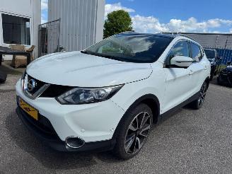 krockskadad bil auto Nissan Qashqai 1.2 Tekna 2014/9