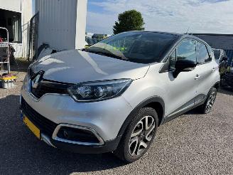 skadebil auto Renault Captur 0.9 TCe Xmod 2016/10