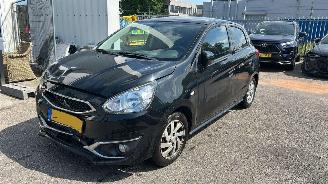 krockskadad bil auto Mitsubishi Space-star 1.2  AUTOMAAT Life 2017/3