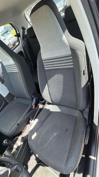 Volkswagen Up! 1.0 BMT move up! picture 15