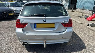 BMW 3-serie 330d AUTOMAAT Dynamic picture 4