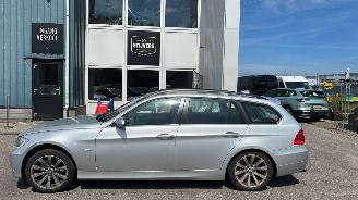 BMW 3-serie 330d AUTOMAAT Dynamic picture 2