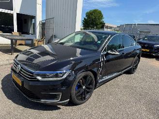 Auto incidentate Volkswagen Passat 1.4 AUTOMAAT TSI GTE Connected Series Plus 2016/12