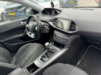 Peugeot 308 SW 2.0 BlueHDI Blue Lease Executive picture 9