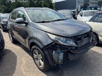 krockskadad bil auto Kia Sportage 2.0 AUTOMAAT X-ecutive Plus Pack 2011/6