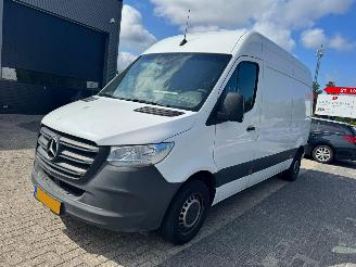 skadebil bedrijf Mercedes Sprinter 211 1.9 CDI L2H2 FWD Functional 2022/2