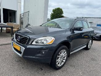 damaged passenger cars Volvo Xc-60 2.4 AUTOMAAT D5 AWD Momentum 2009/1