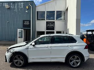 Volkswagen Tiguan 2.0 AUTOMAAT TSI 4Motion Highline Business R picture 3