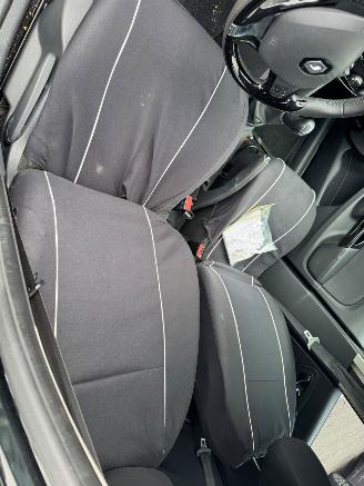 Renault Clio 0.9 TCe Expression picture 14