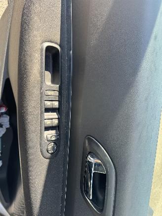 Peugeot  1.6 VTI Blue Lease 7p picture 12