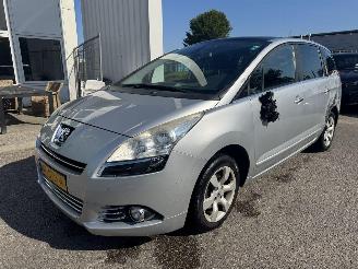 krockskadad bil auto Peugeot 5008 1.6 VTI Blue Lease 7p 2011/11