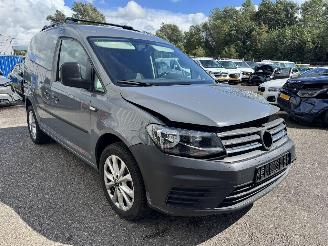 krockskadad bil bedrijf Volkswagen Caddy 2.0 TDI AUTOMAAT L1H1 BMT Trendline 2018/7