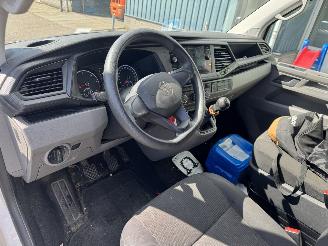 Volkswagen Transporter 2.0 TDI L2H1 32 picture 8